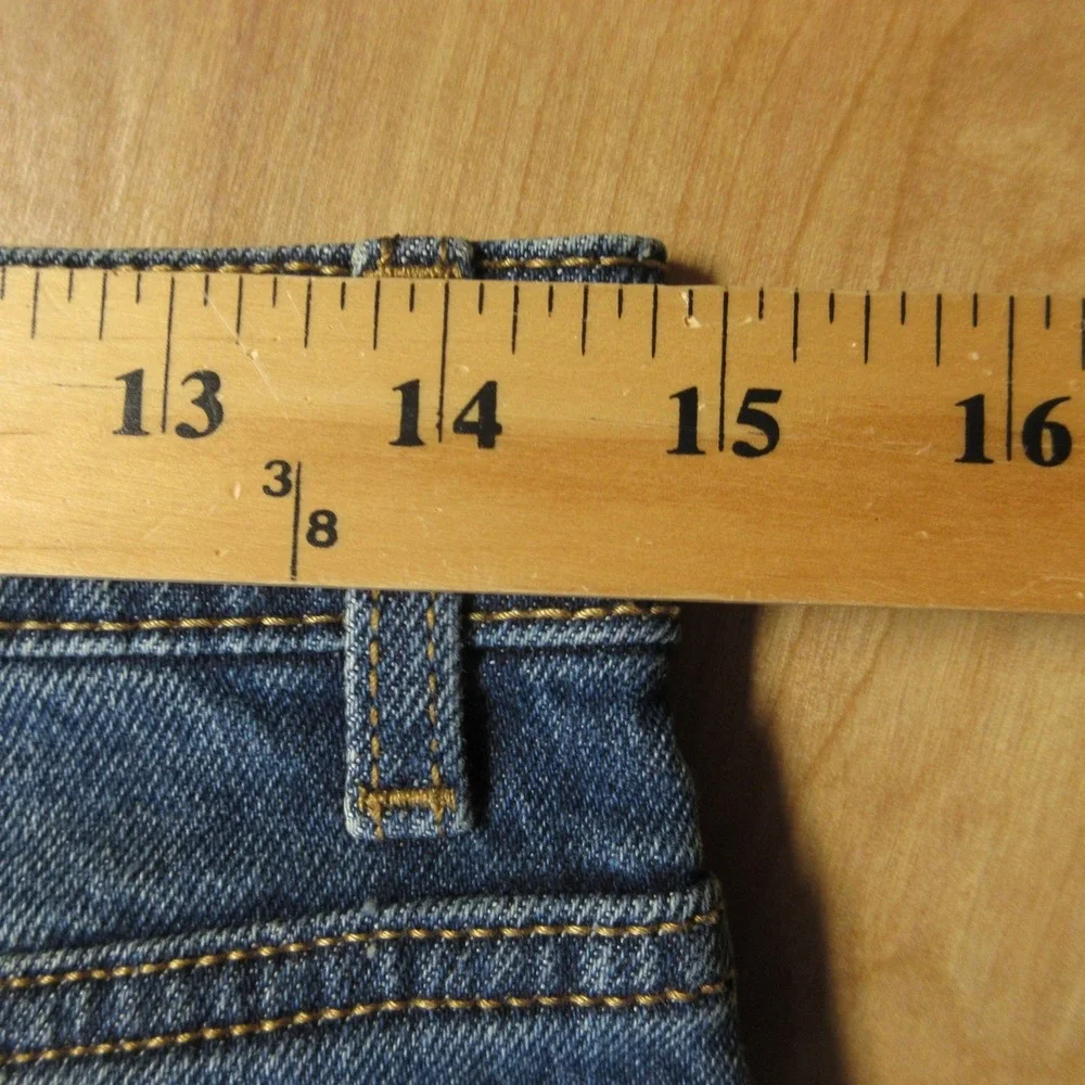 NO BOUNDARIES Relaxed Denim Shorts Sz 0 w/ 7